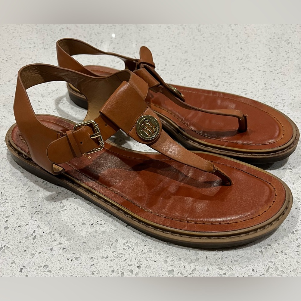 Tommy Hilfiger Bennia Women's Thong Sandals, Size 7M, Cognac